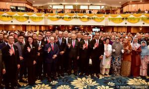 Is the Malacca Harapan gov't at risk of collapse?