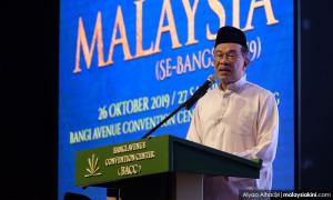 No decision on Salleh's bid to join PKR yet, says Anwar