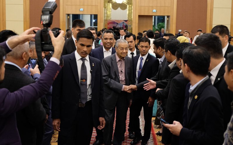 PH’s call on PM but I won’t stay too long, says Dr M