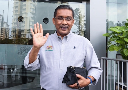 PAS hits back at Anwar for telling it to ‘zip it’ over DAP ban