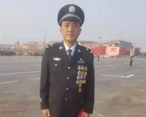 「哈尔滨市民喜爱的好警察」为黑社会充当「保护伞」 曾参加国庆观礼
