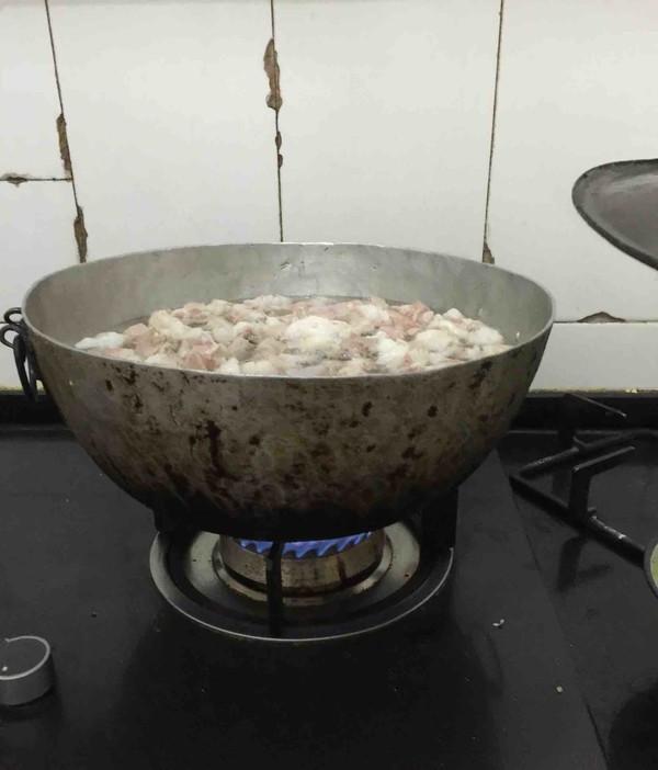 3米土灶7个锅炖羊肉，大哥20年老摊成地标！一碗20元，过瘾