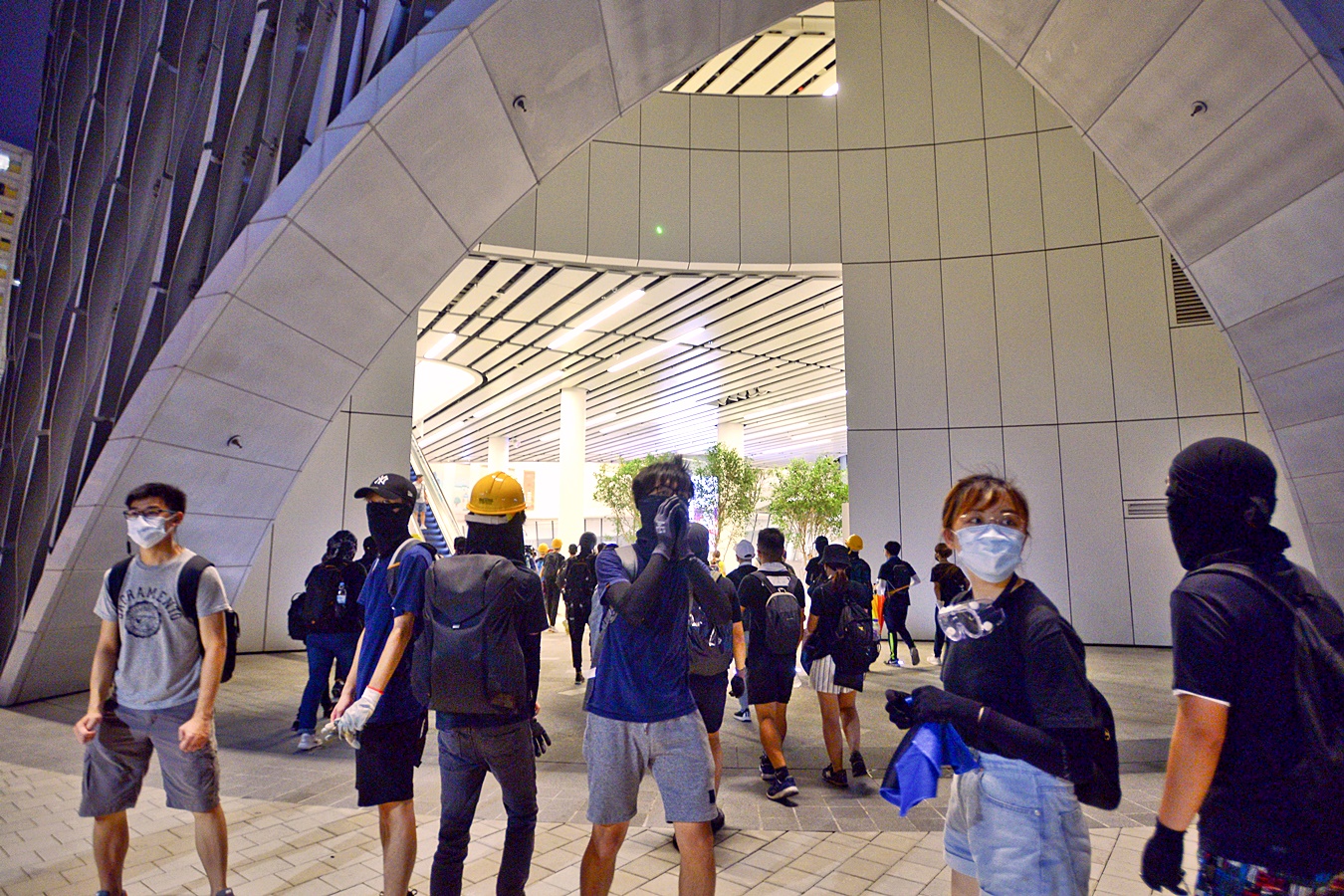示威活动影响 西九19场表演改期或取消