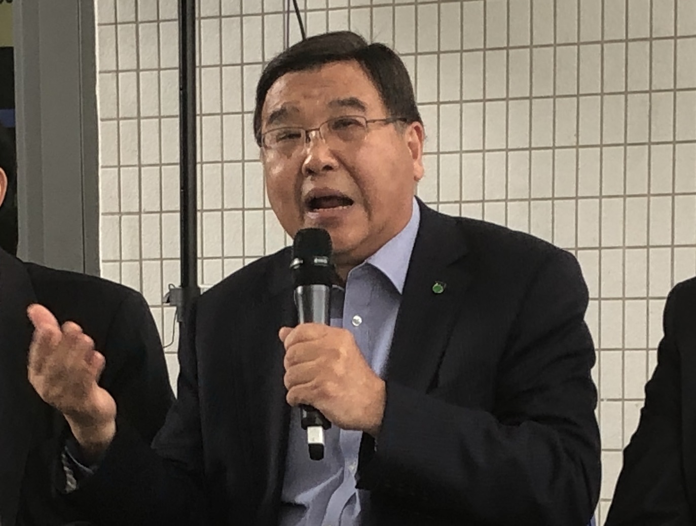 【修例风波】公大对话会不欢而散 校长拒谴责警方遭指骂「狗官」