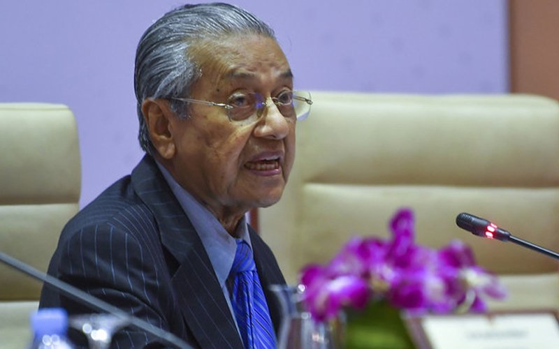 No choice but to close Iranian bank accounts, says Dr M