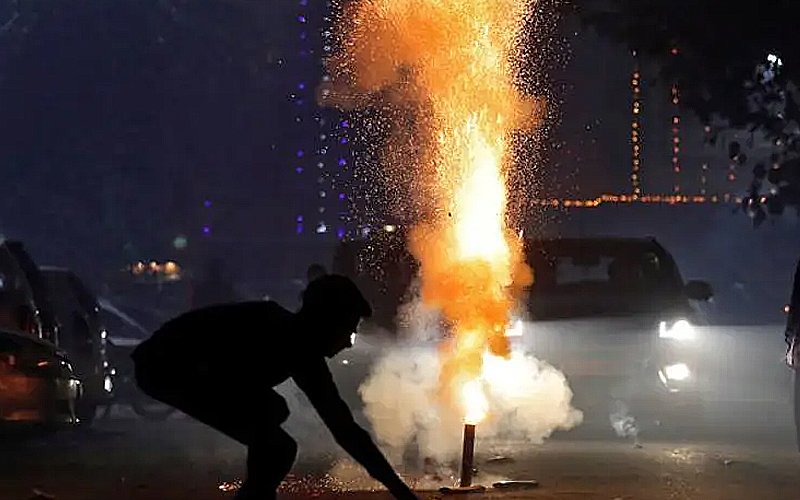 Man killed while lighting fireworks during Deepavali