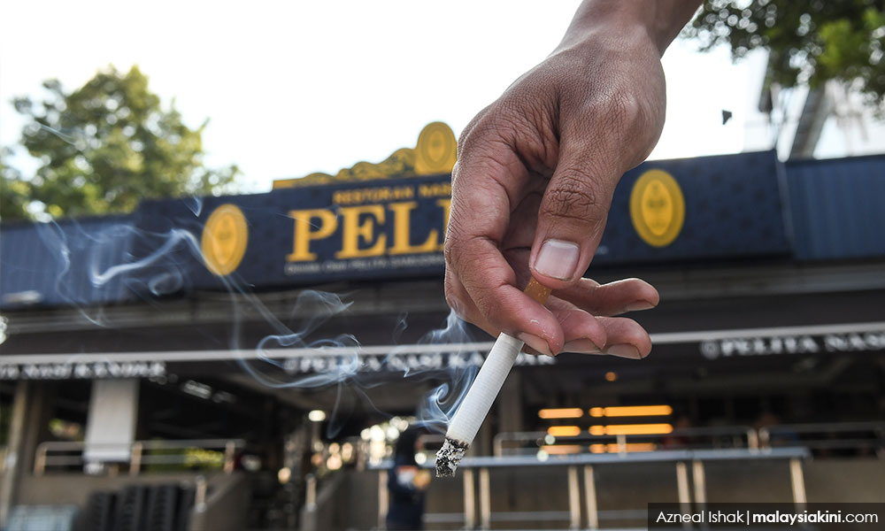 Court rejects bid to challenge smoking ban
