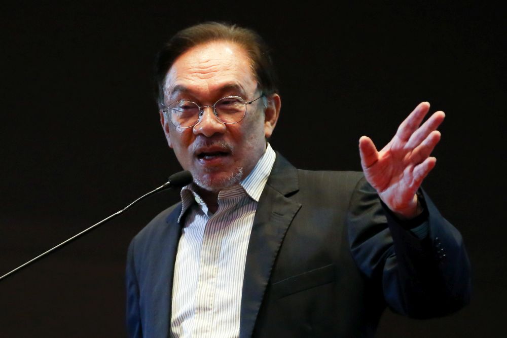Anwar urges greater transparency in zakat distribution