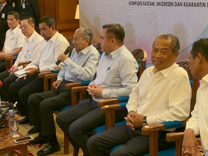 Dr M says authority to sell govt assets lies with him as Khazanah chairman