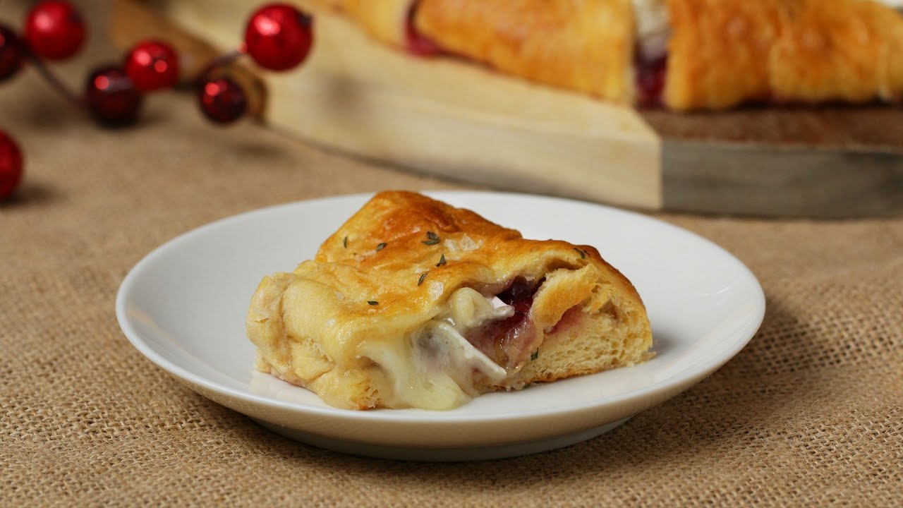 Cranberry And Brie Pastry Wreath • Tasty