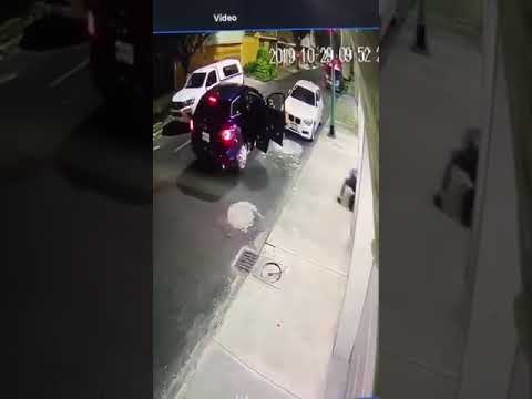 (Malaysia) Robbery went horribly wrong for the robbers, serves them right