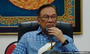 Anwar tells PKR grassroots to ignore discontentment of 'irrelevant' few