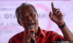 Muhyiddin admits Chinese not happy with Harapan, but asks for time