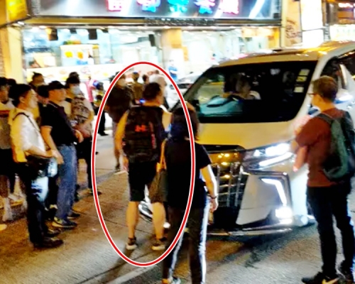 【修例风波】中港牌七人车佐敦突踩油 撞向黑背心男
