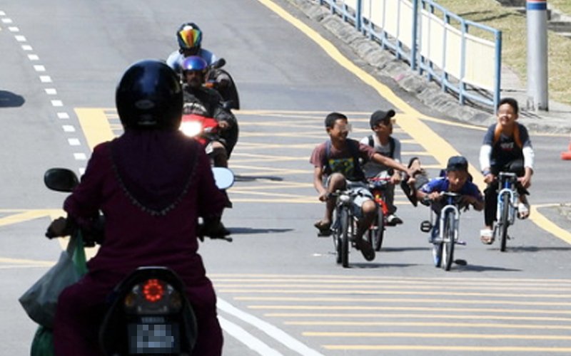 Parents may face the rap for kids doing stunt cycling