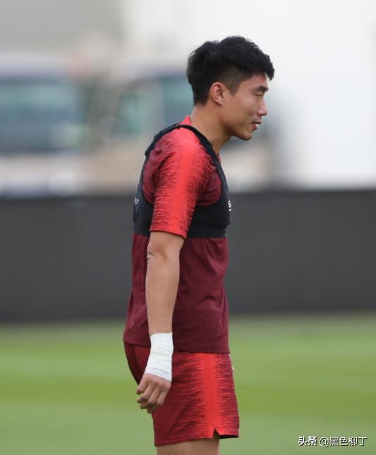 里皮这么自信又明牌？国足首发11人曝光：李磊取代郑铮，杨旭在列