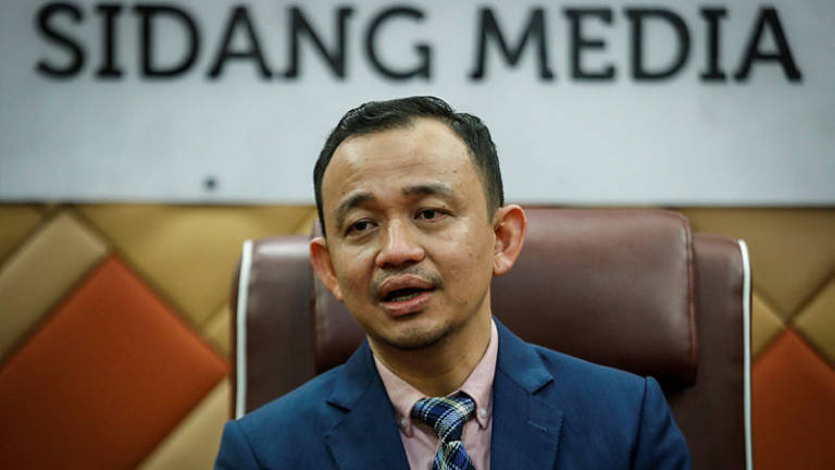 Provide better jobs instead of helping students pay loans, Maszlee tells state govts