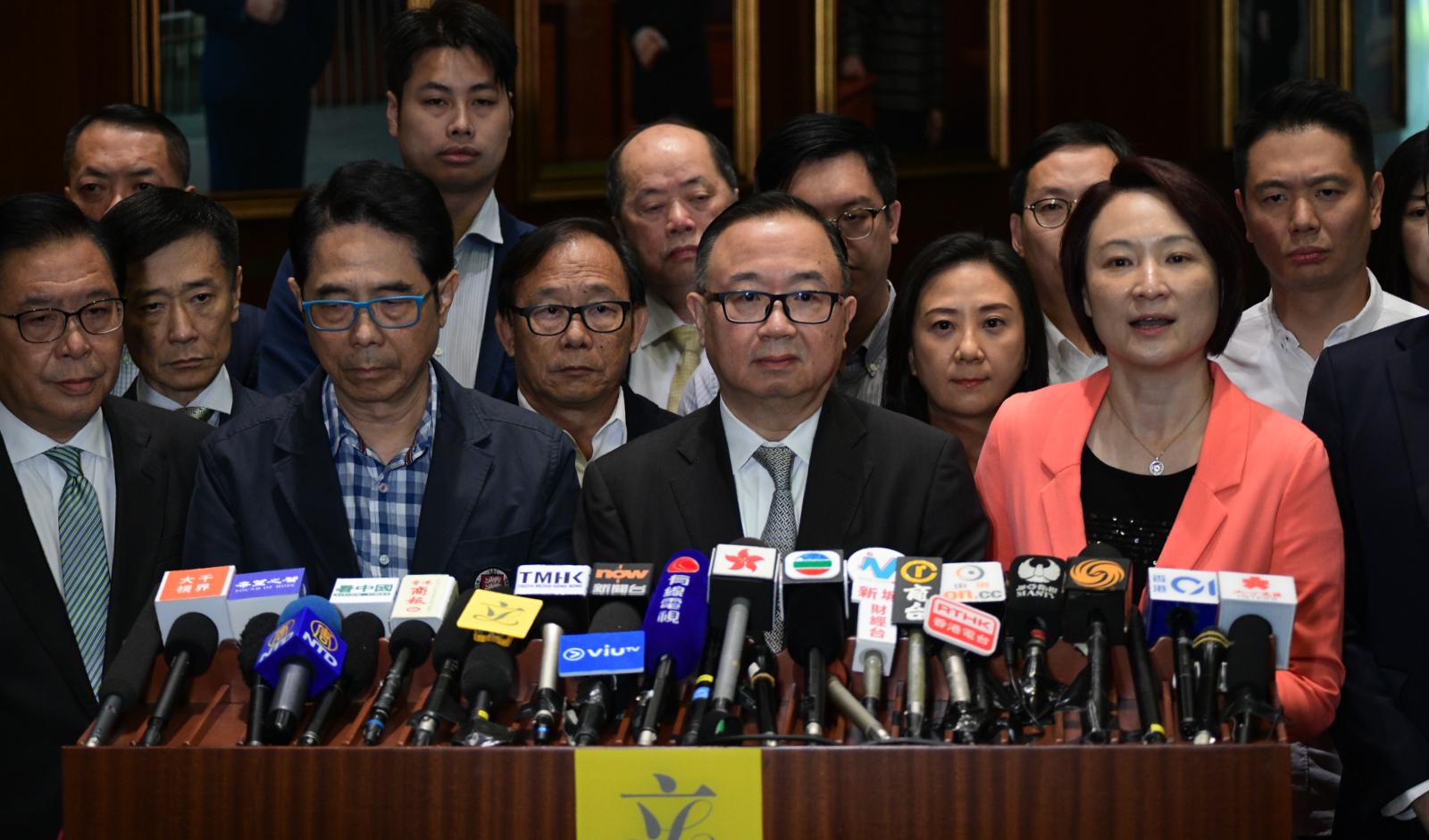 【人权法案】批签署法案影响港府止暴制乱 建制派感遗憾