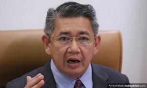 Minister dogged by compassionate payment demand