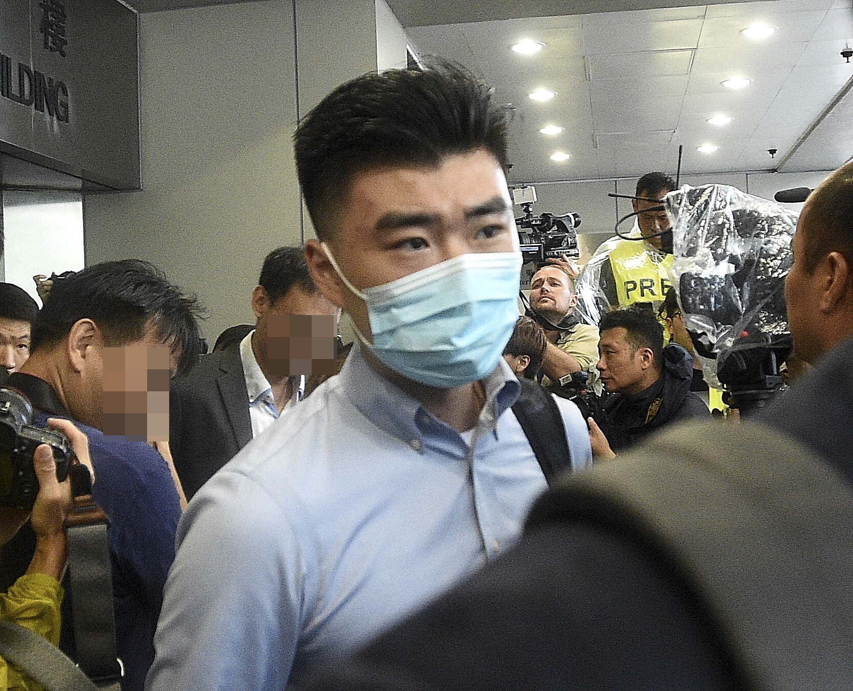 【中上环冲突】扮记者藏伸缩棍 港大内地生判囚6周