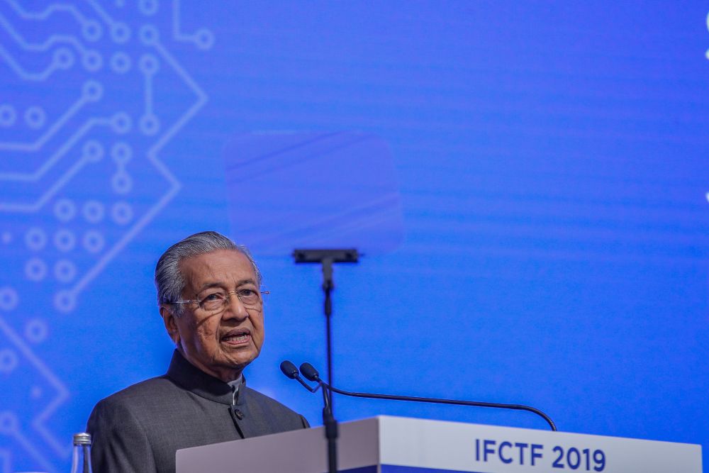 Dr M pleased with Pakatan’s achievement, reiterates priority in eradicating corruption