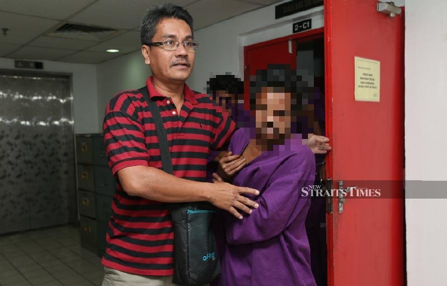 Ajil man lands in court for punching mom who showered naked