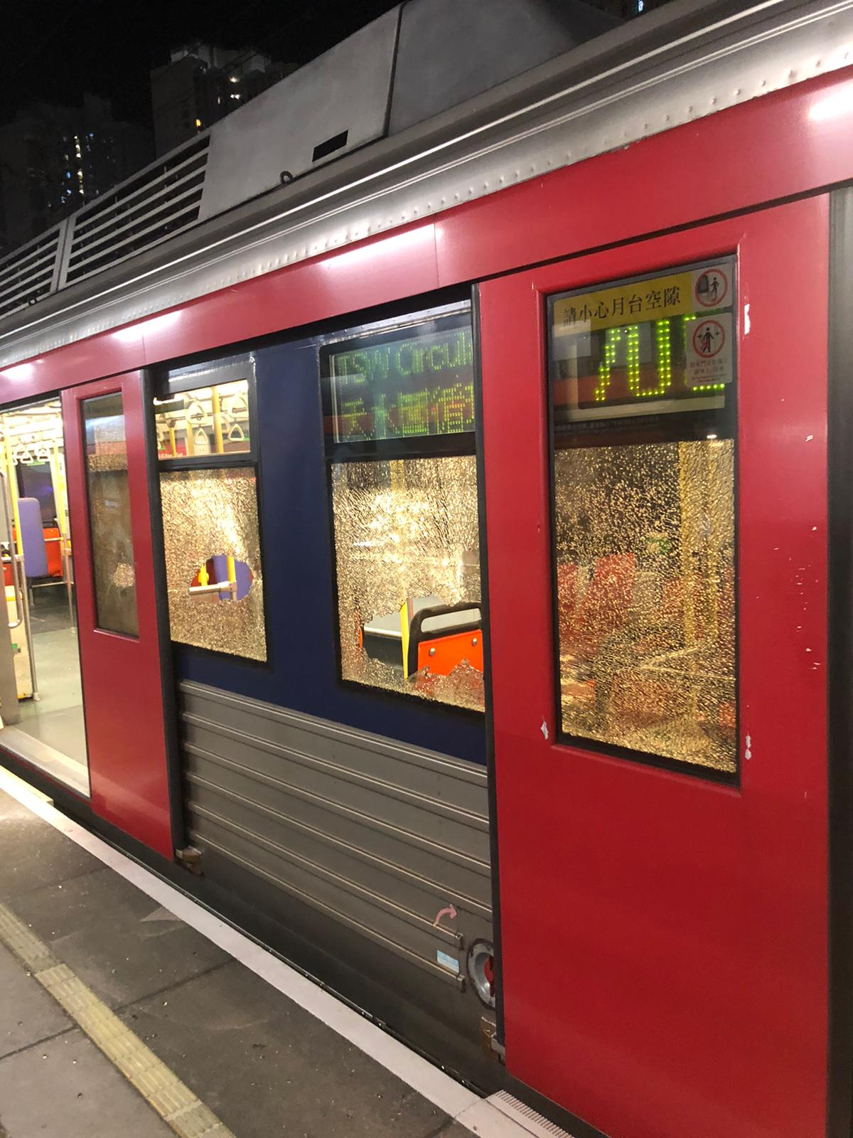 多个车站遭破坏 港铁:明天能否投入服务须作评估