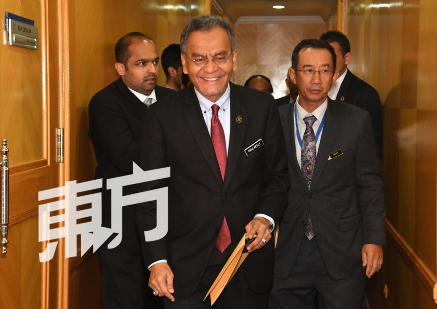 不延长发马合约　25个月过渡期