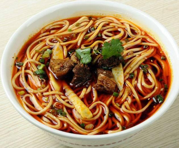 这是4位上班族的午餐，你最喜欢哪一款？你觉得谁的饭最奢侈？