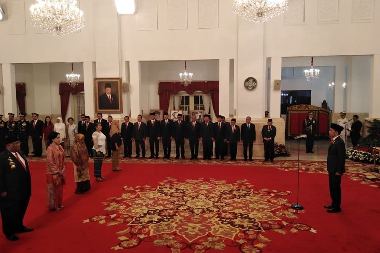 Indonesia’s first female journo, UGM founder named among six new national heroes