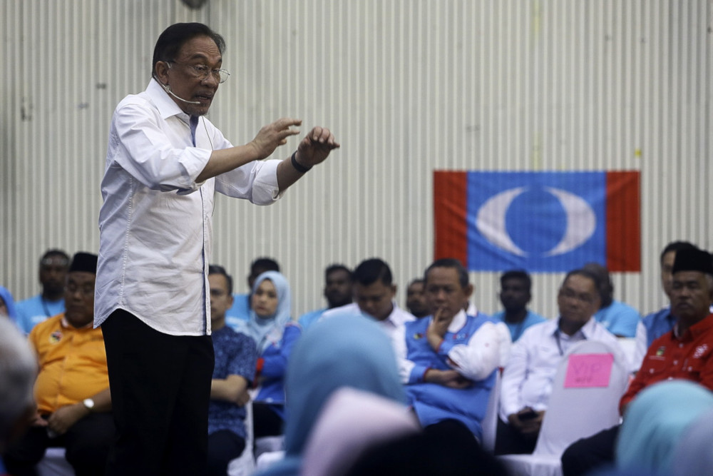 Anwar: Tanjung Piai voters should consider challenges faced by PH