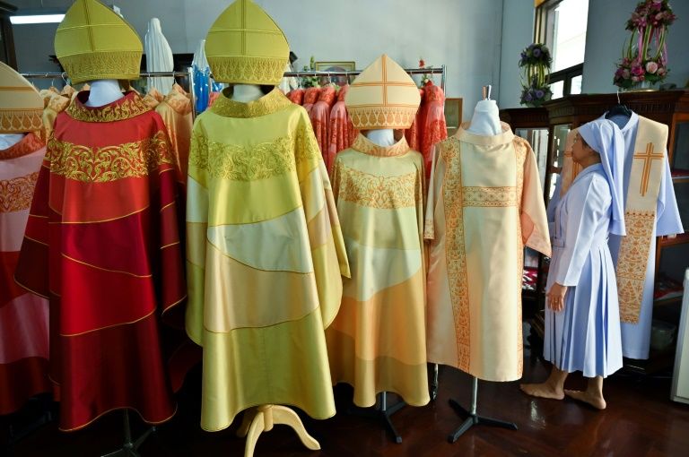 Thai convent weaves 'beautiful' robes for pope francis visit