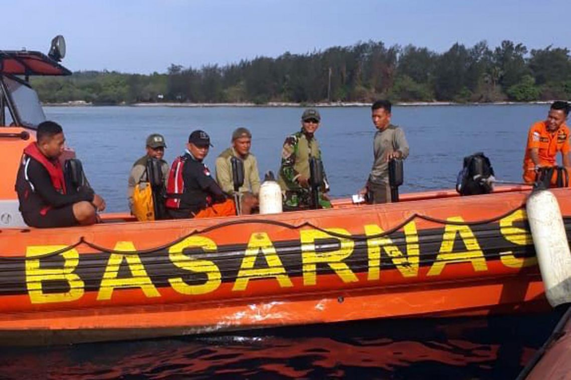 Indonesian fishermen find body of one of 3 missing divers
