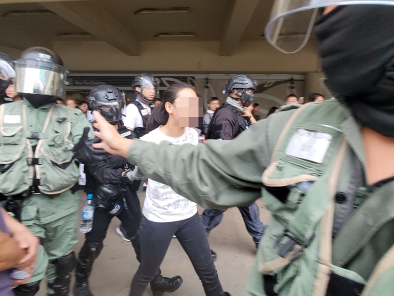 【大三罢】警沙田拘捕一名白衣少女