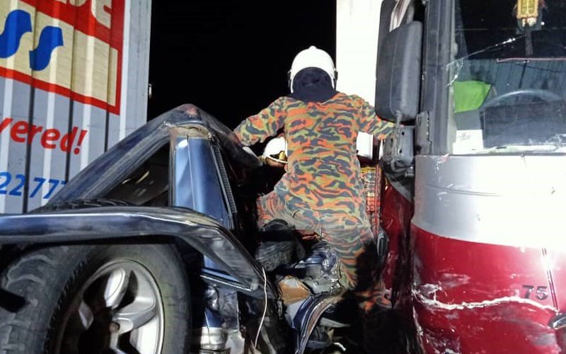 2 die in 7-vehicle highway crash near Tapah