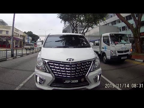 is that emergency ambulance? or police vehicle? malaysia hyundai starex #fake