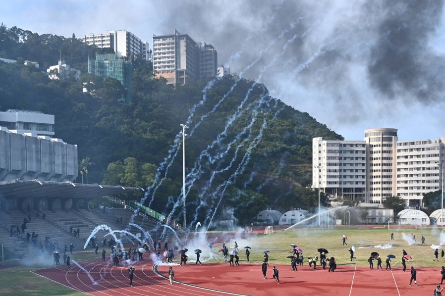 马大学生会等逾20团体声援学界　谴责港警对港大学攻击