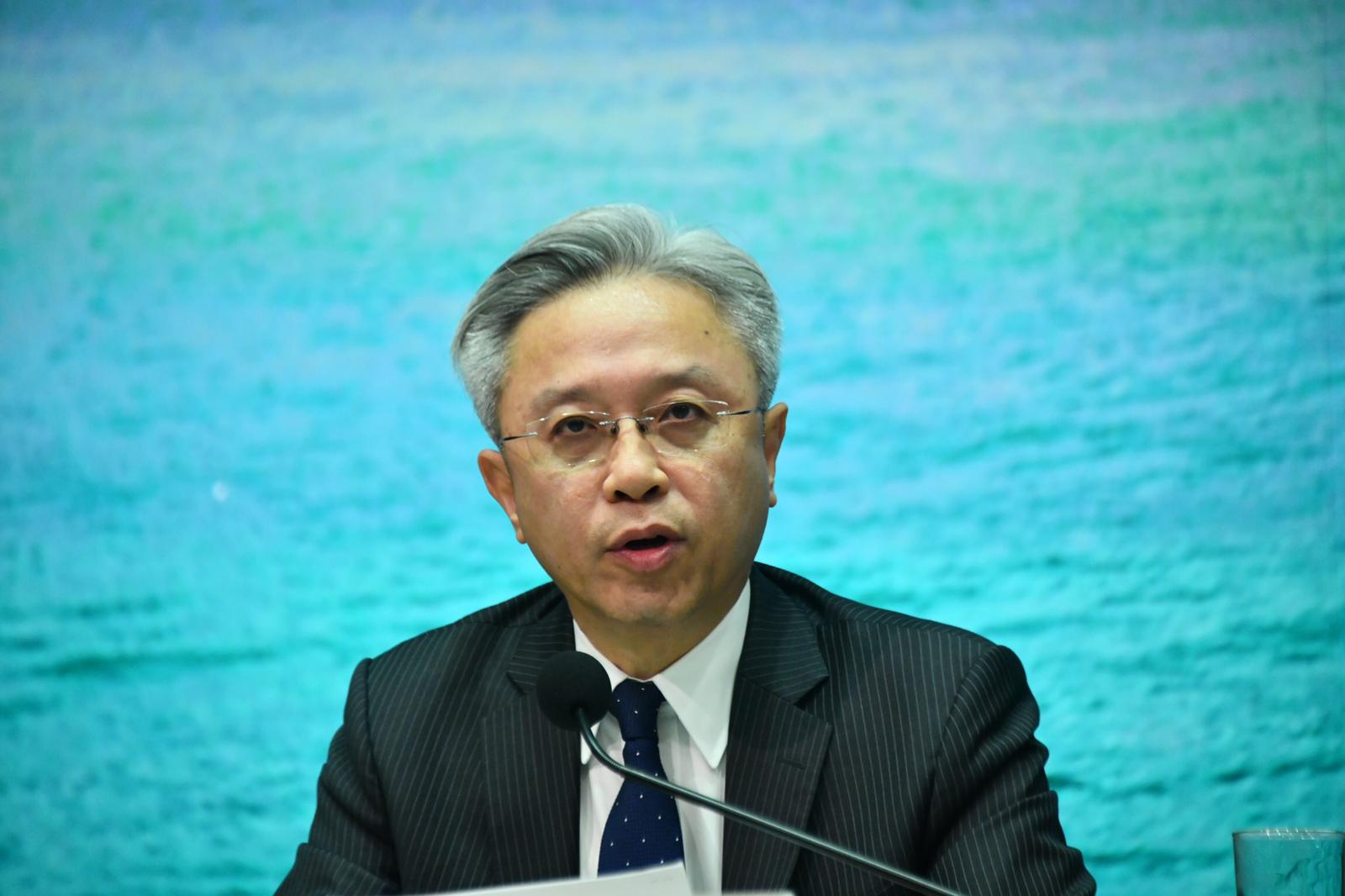 公务员被捕后即停职 罗智光：保障公众行益