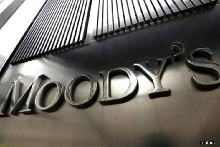 Moody's: Growing concern that recession is only a shock away