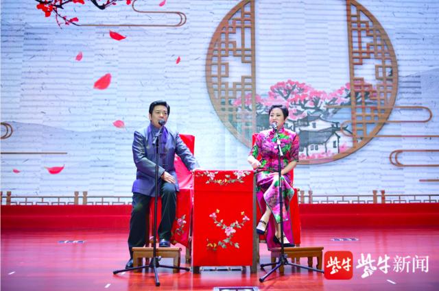 明晚7点！在北桥街道，扬子晚报直播带你零距离探秘戏曲票友大赛的台前幕后