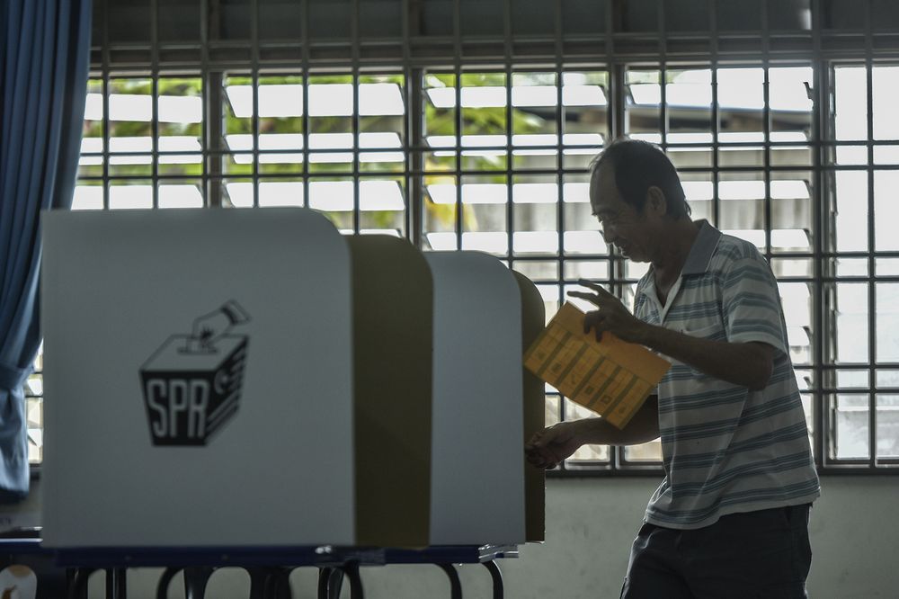 Police investigates four cases of identity thefts at the Tanjung Piai by-election