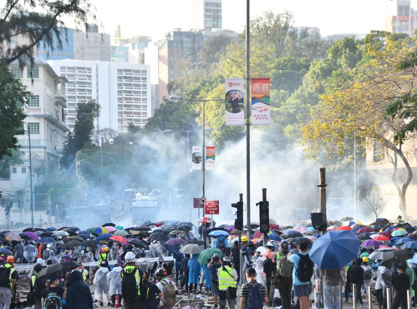 【修例风波】警：理大附近暴力行为达暴乱程度 任何人留守协助或犯暴动罪