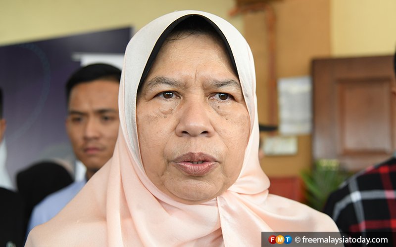 Zuraida makes appearance at PKR meet