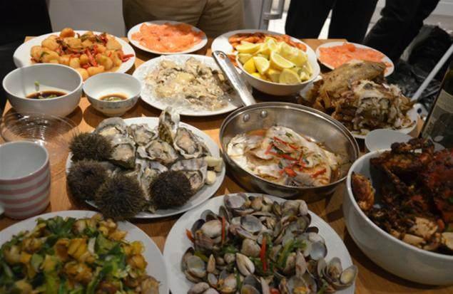 韩国学生向中国山东留学生炫耀韩国料理，山东孩子只回了一张照片