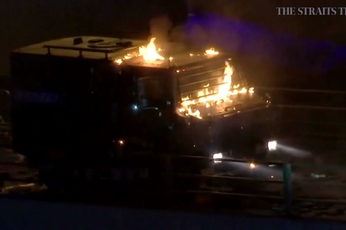 Hong Kong police fire three live shots at protesters in Tsim Sha Tsui; no one hit
