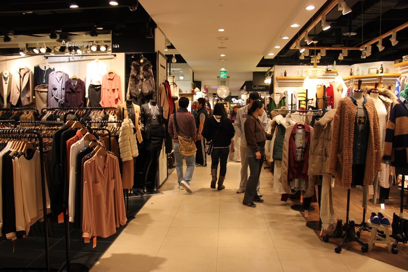 12 places to shop in Seoul for clothes that even locals love. We have insider’s tips!