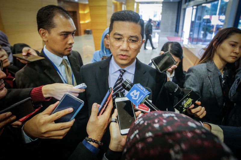 Azmin says not unusual to meet Umno MPs, will go to PKR meeting tomorrow if free