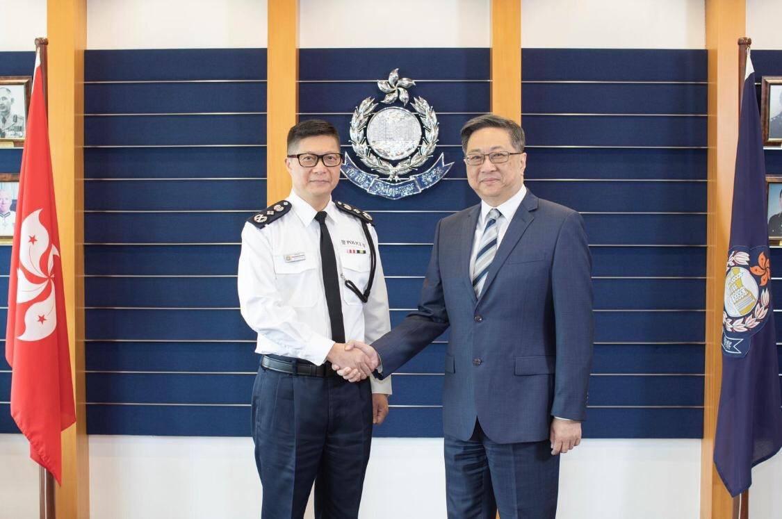 邓炳强今上任 警fb发文感谢卢伟聪付出及贡献