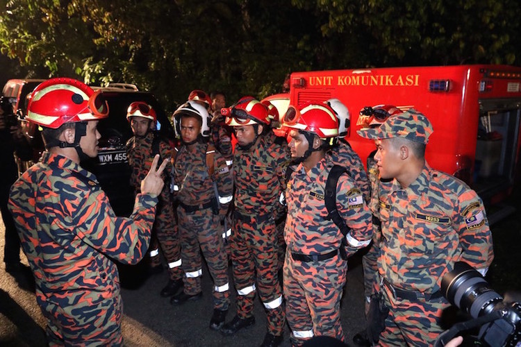 Malaysian Firemen Rescue 19 Trapped In Wangsa Maju Shophouse Blaze Nestia