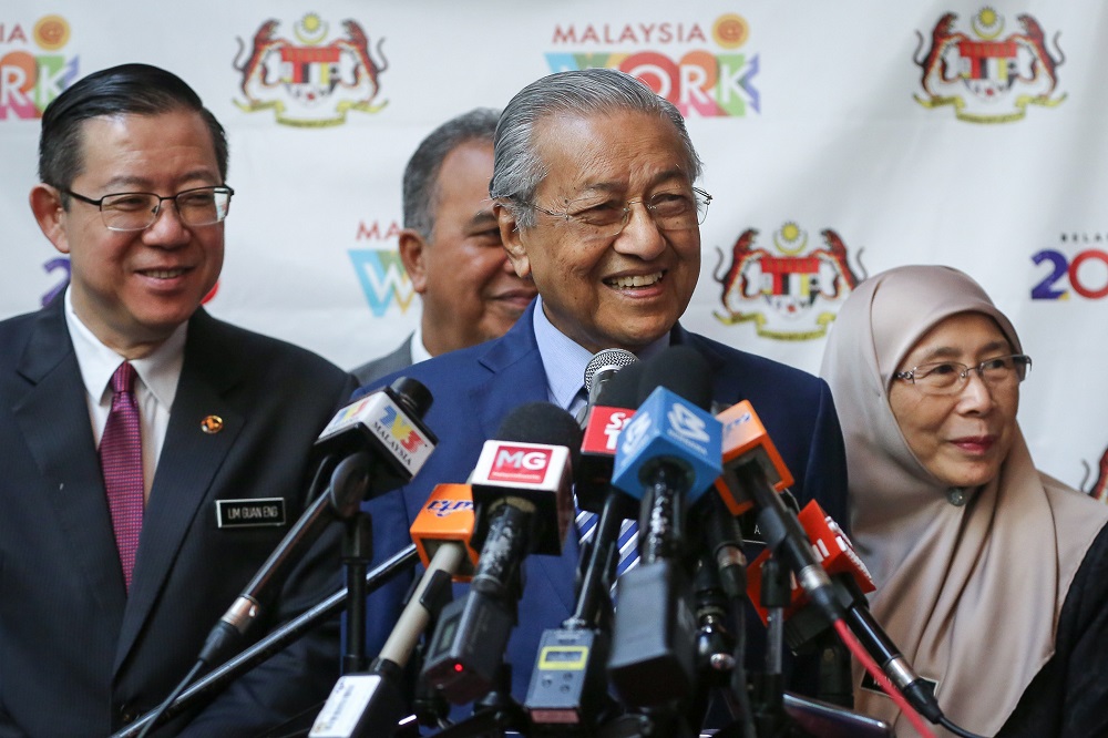 Agreeing with Anwar, Dr M says those aiming to be PM should use proper route